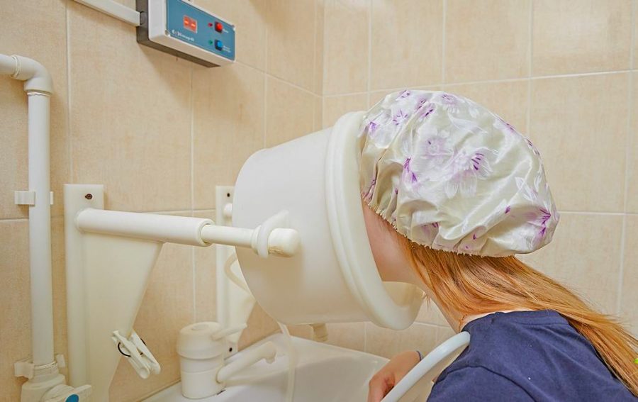 Орошение лица минеральной водой в санатории Калинина в городе Ессентуки - фотография