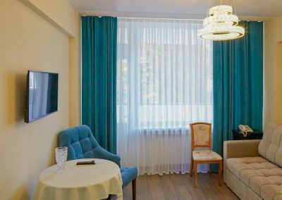 Номер «Люкс Улучшенный» в санатории Калинина в Ессентуках - фотография