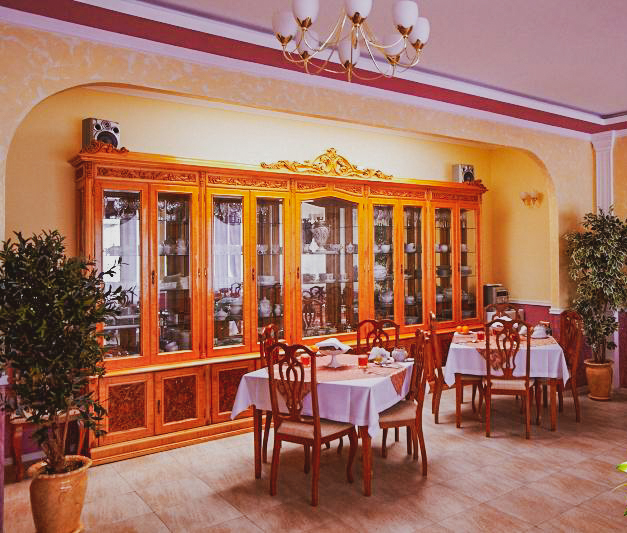 Малый обеденный зал 1 в санатории Калинина в городе Ессентуки - фотография