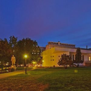 Территория в санатории Калинина в городе Ессентуки - фотография