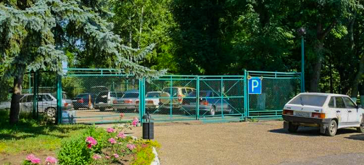 Парковка в санатории Калинина в городе Ессентуки - фотография