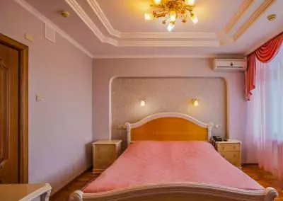 Номер «Люкс Большой» в санатории Калинина в Ессентуках - фотография