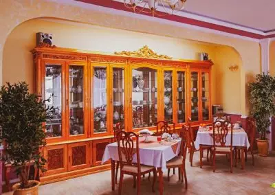 Малый обеденный зал 1 в санатории Калинина в городе Ессентуки - фотография