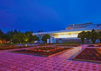 Столовая в санатории Калинина в городе Ессентуки - фотография